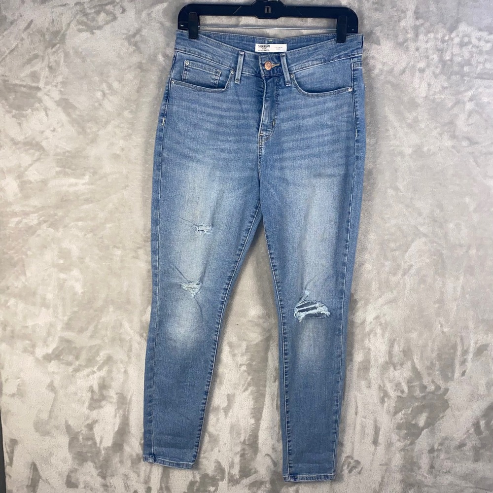 Signature Levi Strauss & Co. Womens‎ Totally Shaping Skinny Distressed Jeans